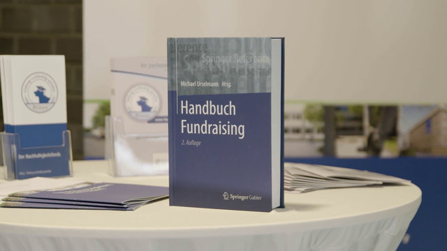 Read more about the article Handbuch Fundraising – Buchvorstellung – Michael Urselmann